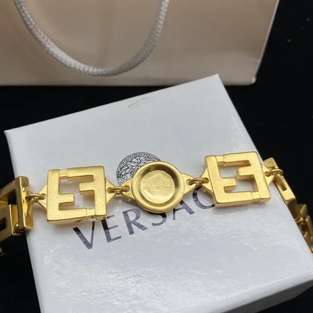 Versace Greca Odissea Doré Clé Grecque Méduse Collier 6
