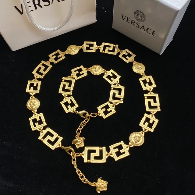 Versace Greca Odissea Doré Clé Grecque Méduse Collier 7