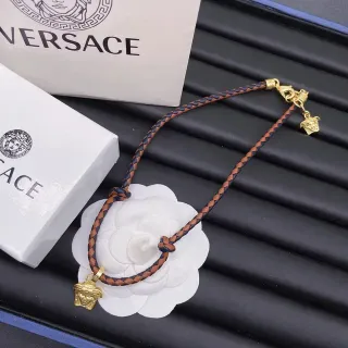 Versace Medusa Charm Collar marrón y navy cuero trenzado