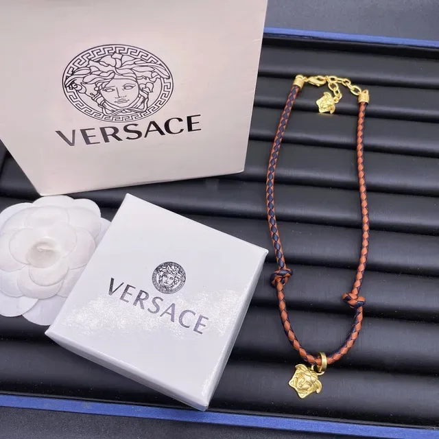 Collier Versace Medusa Charm marron et navy cordon de cuir tressé 2