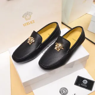 Versace Medusa Head काला सोना खुरदरी चमड़ी हार्डवेयर लोफर