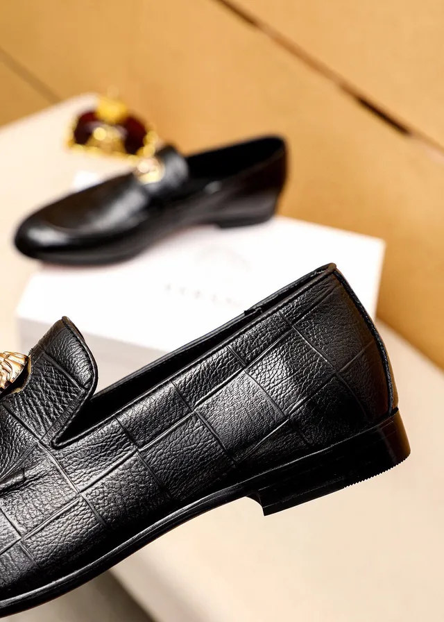 Versace Medusa Loafer 黑色鳄鱼压花皮乐福鞋 4