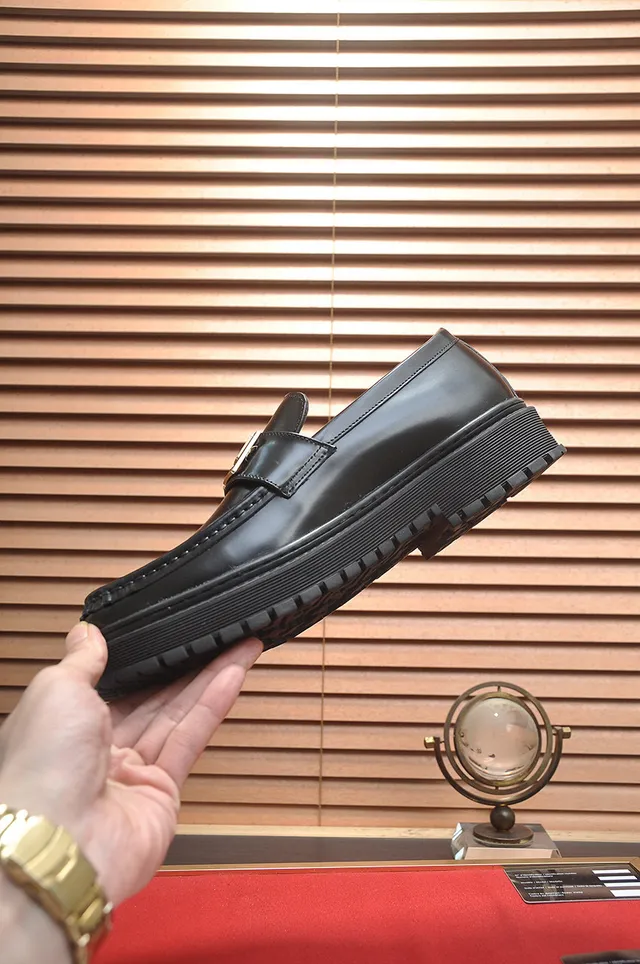 Versace Odissea Noir Doré Cuir Poli Boucle Métal Greca Loafer 5