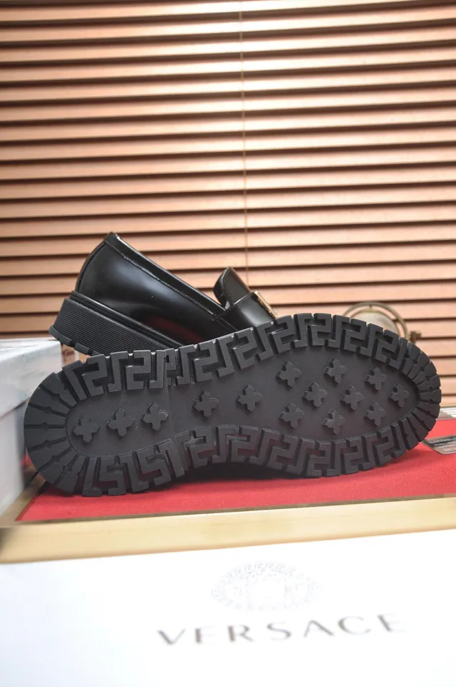 Versace Odissea Noir Doré Cuir Poli Boucle Métal Greca Loafer 7