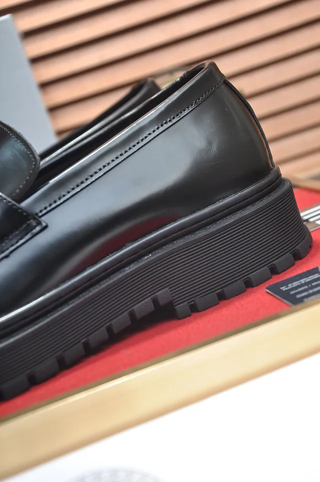 Versace Odissea Noir Doré Cuir Poli Boucle Métal Greca Loafer 9