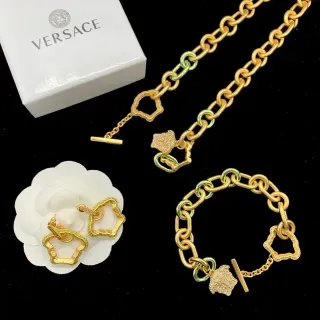 Versace Odissea Gold Green Cadena chunky con eslabones ovalados colgantes en forma de corazón con marco Greca