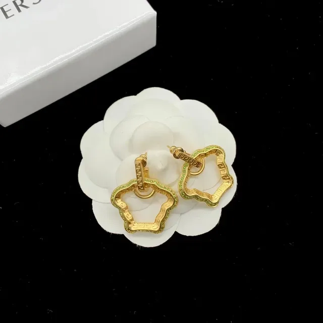 Versace Odissea Gold Green Chaîne chunky à maillons ovales pendentifs en forme de cœur Greca 2