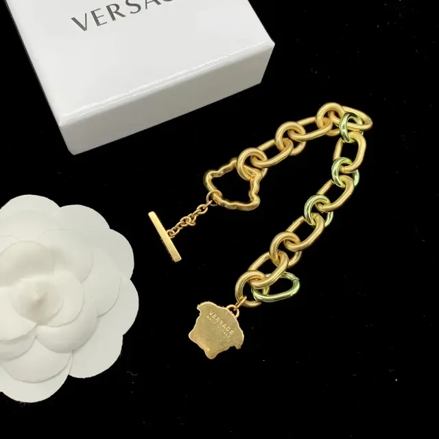Versace Odissea Gold Green Chaîne chunky à maillons ovales pendentifs en forme de cœur Greca 6