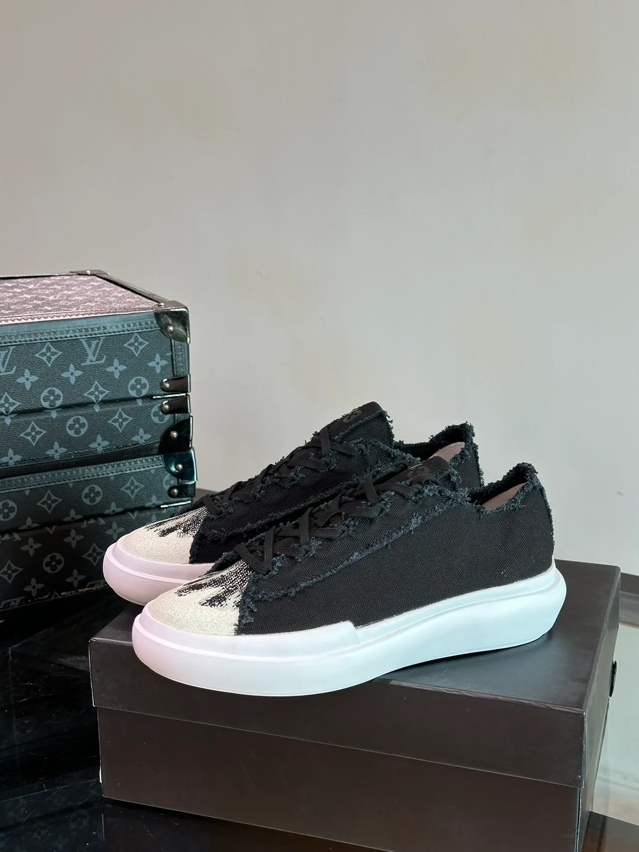 Y-3 KAIWA Black White Deconstructed Canvas Frayed Edge Detailing Lifestyle Sneakers 5