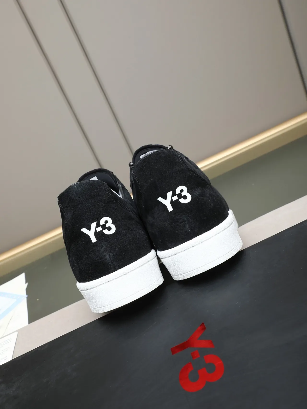 Y-3 Kaiwa Noir Blanc Fermeture à glissière Upper daim Sneakers Lifestyle 4