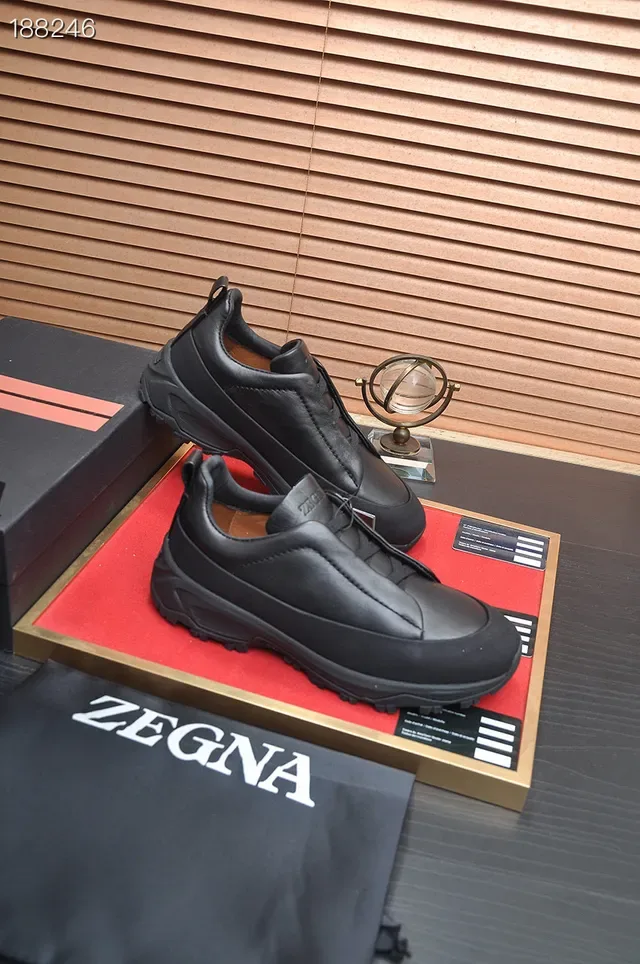 Zegna Noir Slip-On Construction Panneaux Latéraux Élastiqués Chaussures Lifestyle 6