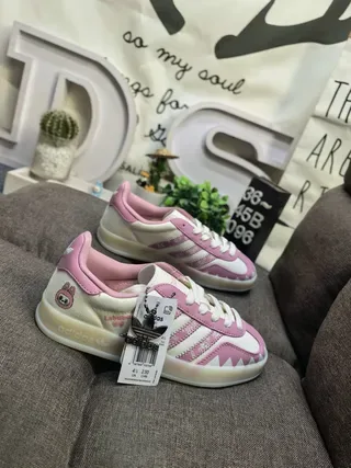Adidas Beige Gray Low-Top Canvas Upper Lifestyle Sneakers 19