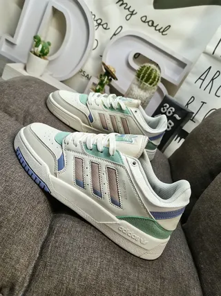 Adidas 米色绿低帮分层网面合成鞋面生活休闲鞋 7