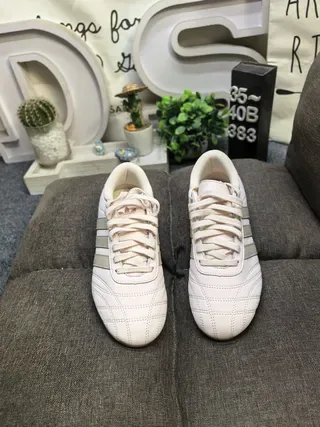 Adidas Beige Low-Top Leather Upper Lifestyle Sneakers 10