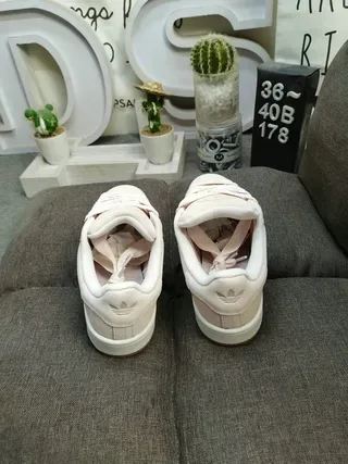 Adidas Beige White Low-Top Suede-Like Upper Lifestyle Sneakers 8
