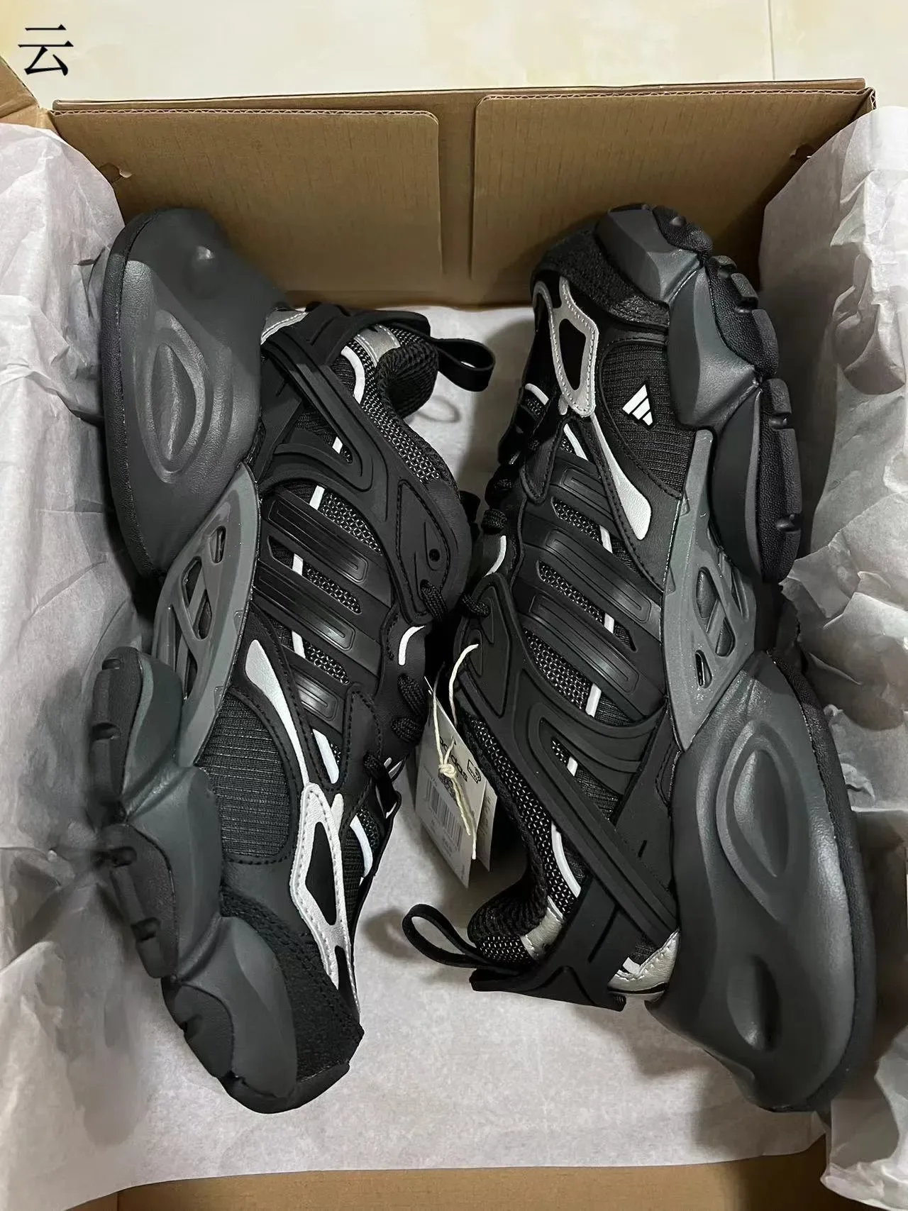 Adidas Sneakers Chunky Noir Gris Semelle Sculptée Maillage TPU Cage 9