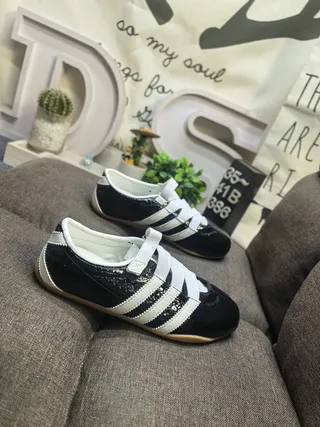 Adidas Black White Laceless Strap Closure Patent Upper Lifestyle Sneakers 9