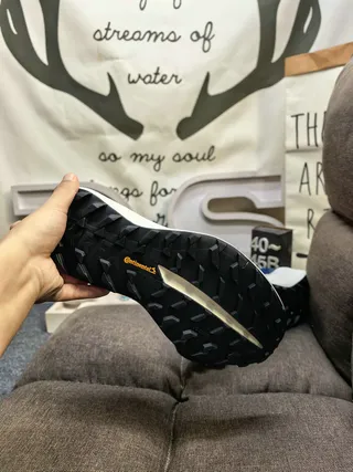 Adidas Zapatillas de running negro blanco bajo perfil silueta de carreras malla ingenieril superior 14