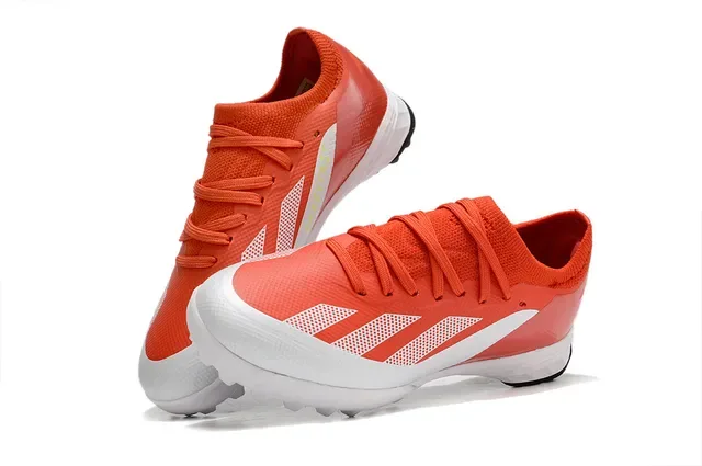 Adidas Chaussures de Football Bleu et Rose Low-Cut Upper Synthétique Clous Coniques Gazon Synthétique 12
