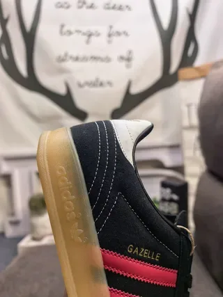 Adidas Gazelle काले लाल सूड लाइफस्टाइल स्नीकर 3