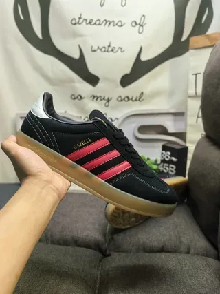 Adidas Gazelle काले लाल सूड लाइफस्टाइल स्नीकर 5