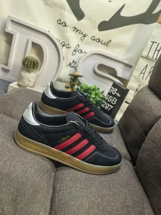 Adidas Gazelle काले लाल सूड लाइफस्टाइल स्नीकर 9