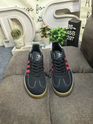 Adidas Gazelle काले लाल सूड लाइफस्टाइल स्नीकर 10