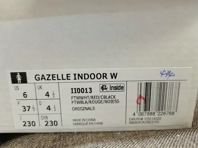 Adidas Gazelle White Red Black Hello Kitty Lifestyle Sneakers 2