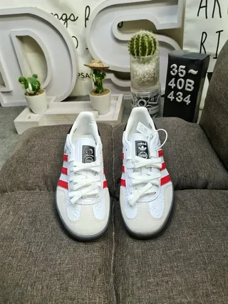 Adidas Gazelle White Red Black Hello Kitty Lifestyle Sneakers 10