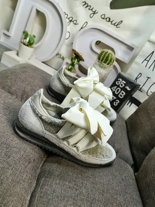 Adidas Gray Beige Laceless Design Oversized Cream Bow Straps Lifestyle Sneakers 9