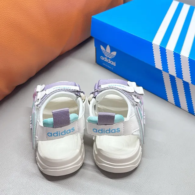 Adidas Enfants Multi-Lanières Bloc de Couleur Sandales Casual 12
