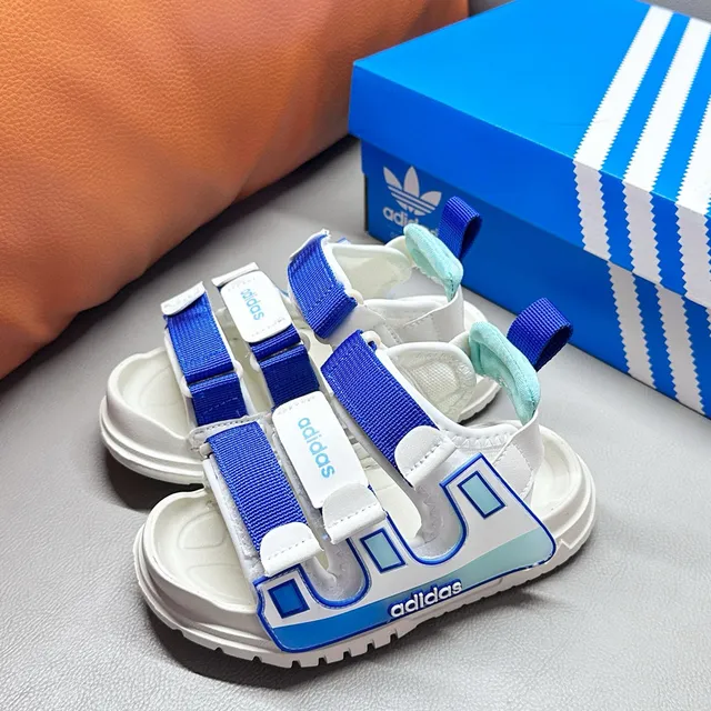 Adidas Enfants Multi-Lanières Bloc de Couleur Sandales Casual 17