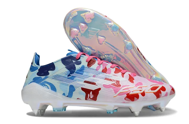 Adidas Multicolor Rose Coupe-Basse Tige Synthétique Impression Camouflage Terrain Firme Chaussures de Football 1
