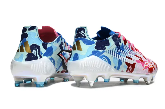Adidas Multicolor Rose Coupe-Basse Tige Synthétique Impression Camouflage Terrain Firme Chaussures de Football 5
