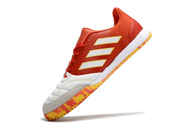 Adidas Chaussures de football indoor orange blanc low-top avec empeigne mesh texturé 7