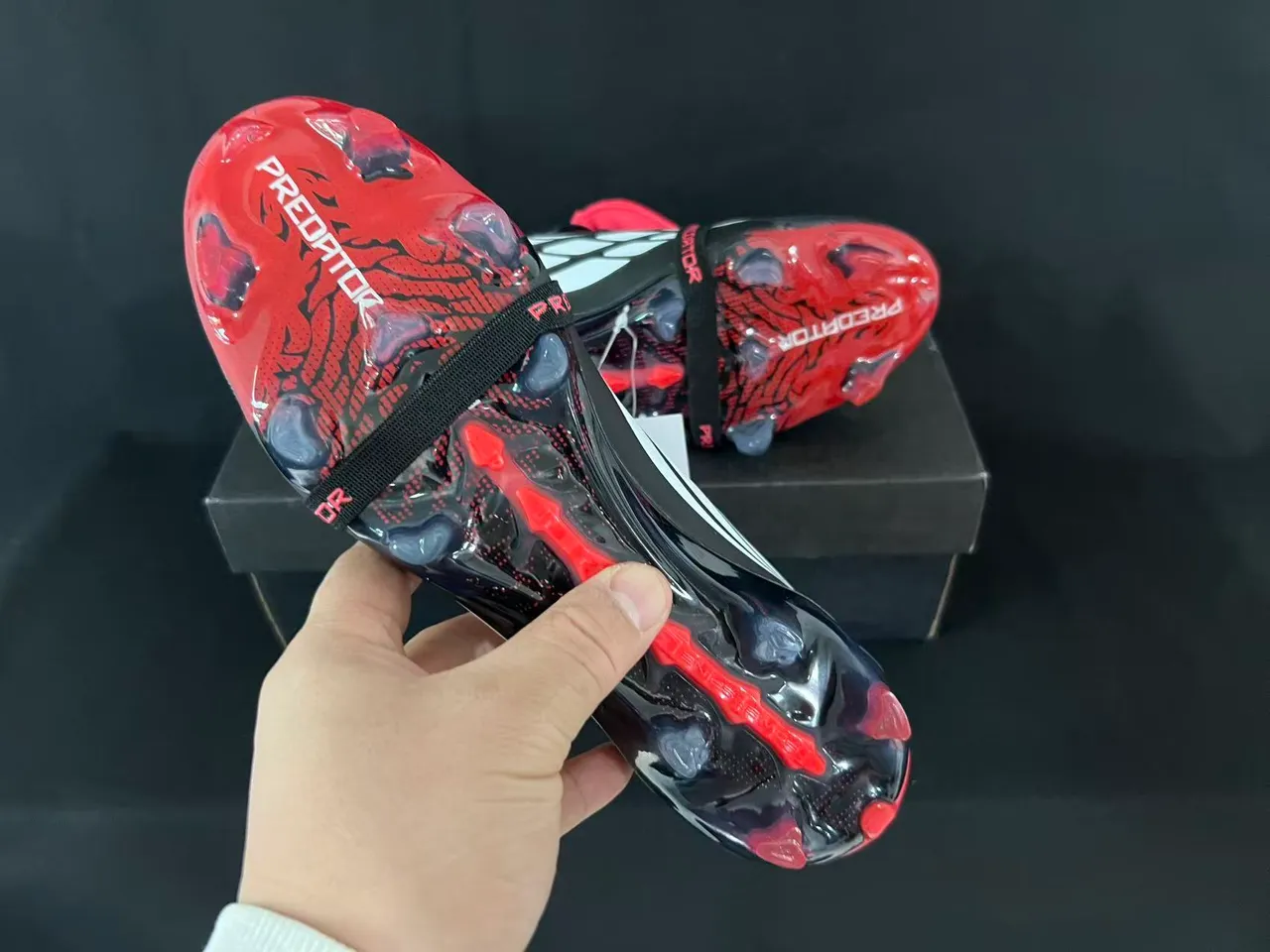Adidas Predator Black Red Laceless Strap Closure Molded TPU Heel Counter Firm-Ground Soccer Shoes 2