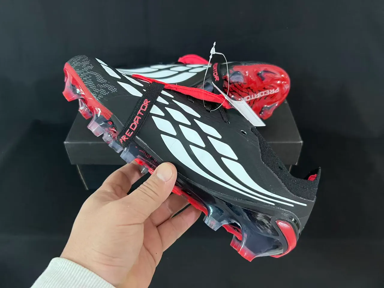 Adidas Predator Black Red Laceless Strap Closure Molded TPU Heel Counter Firm-Ground Soccer Shoes 4