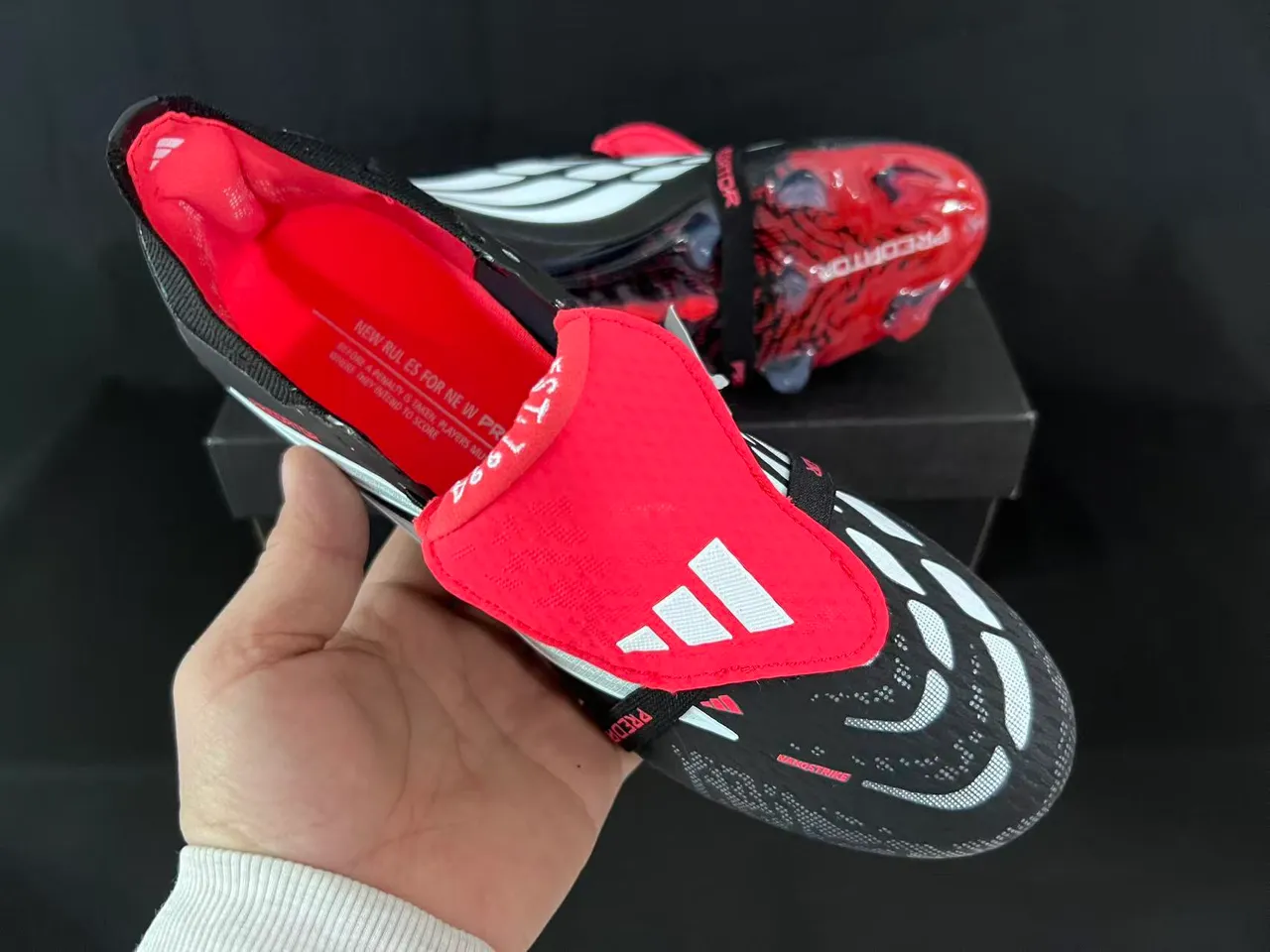 Adidas Predator Black Red Laceless Strap Closure Molded TPU Heel Counter Firm-Ground Soccer Shoes 5