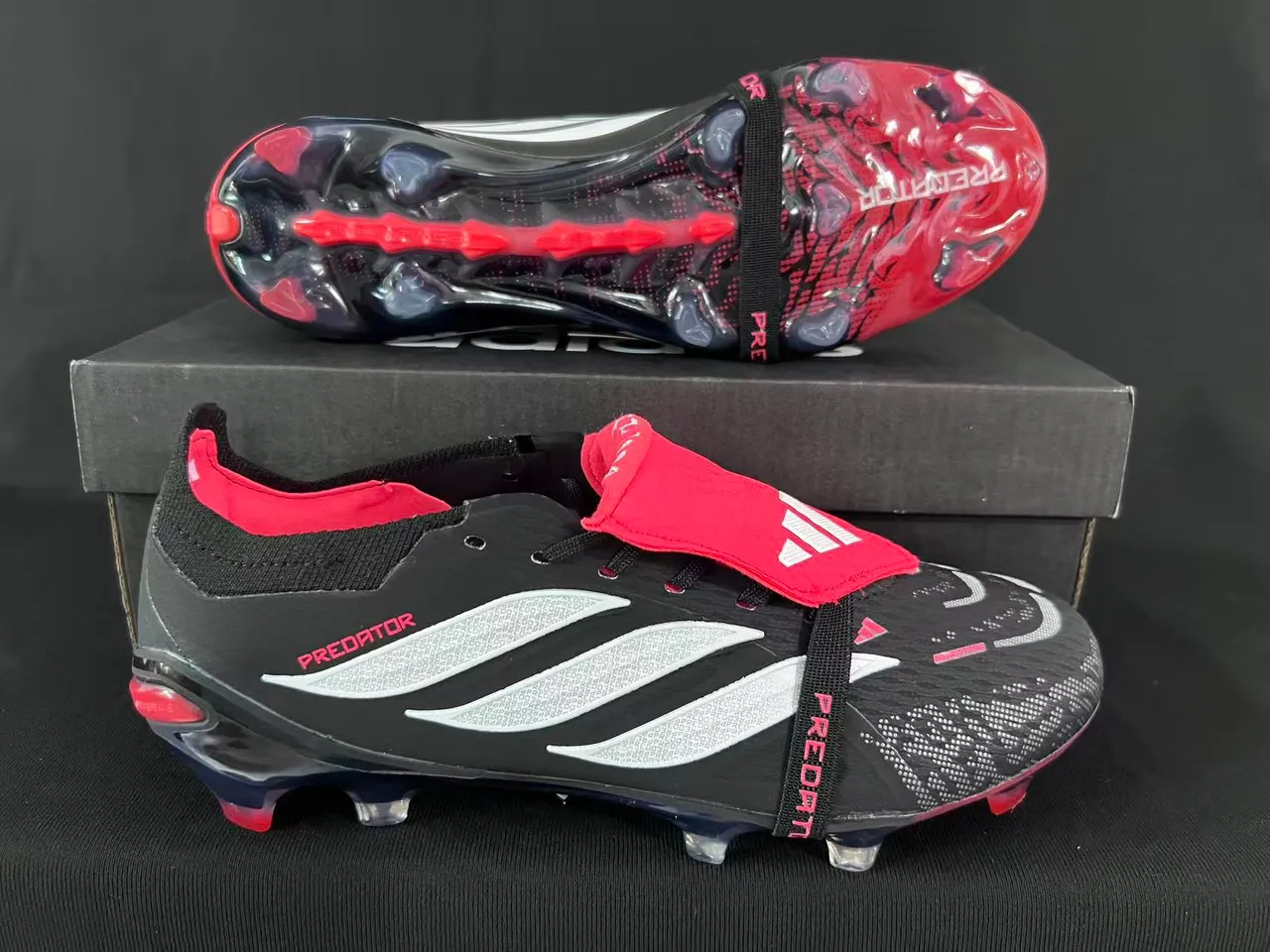 Adidas Predator Black Red Laceless Strap Closure Molded TPU Heel Counter Firm-Ground Soccer Shoes 7