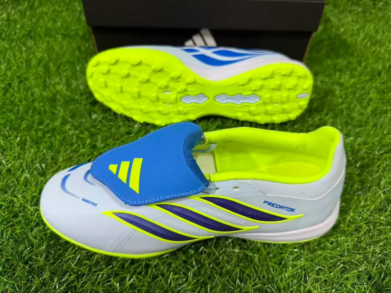 Adidas Predator Blue Green Low-Cut Laceless Strap Closure Turf Soccer Shoes 10
