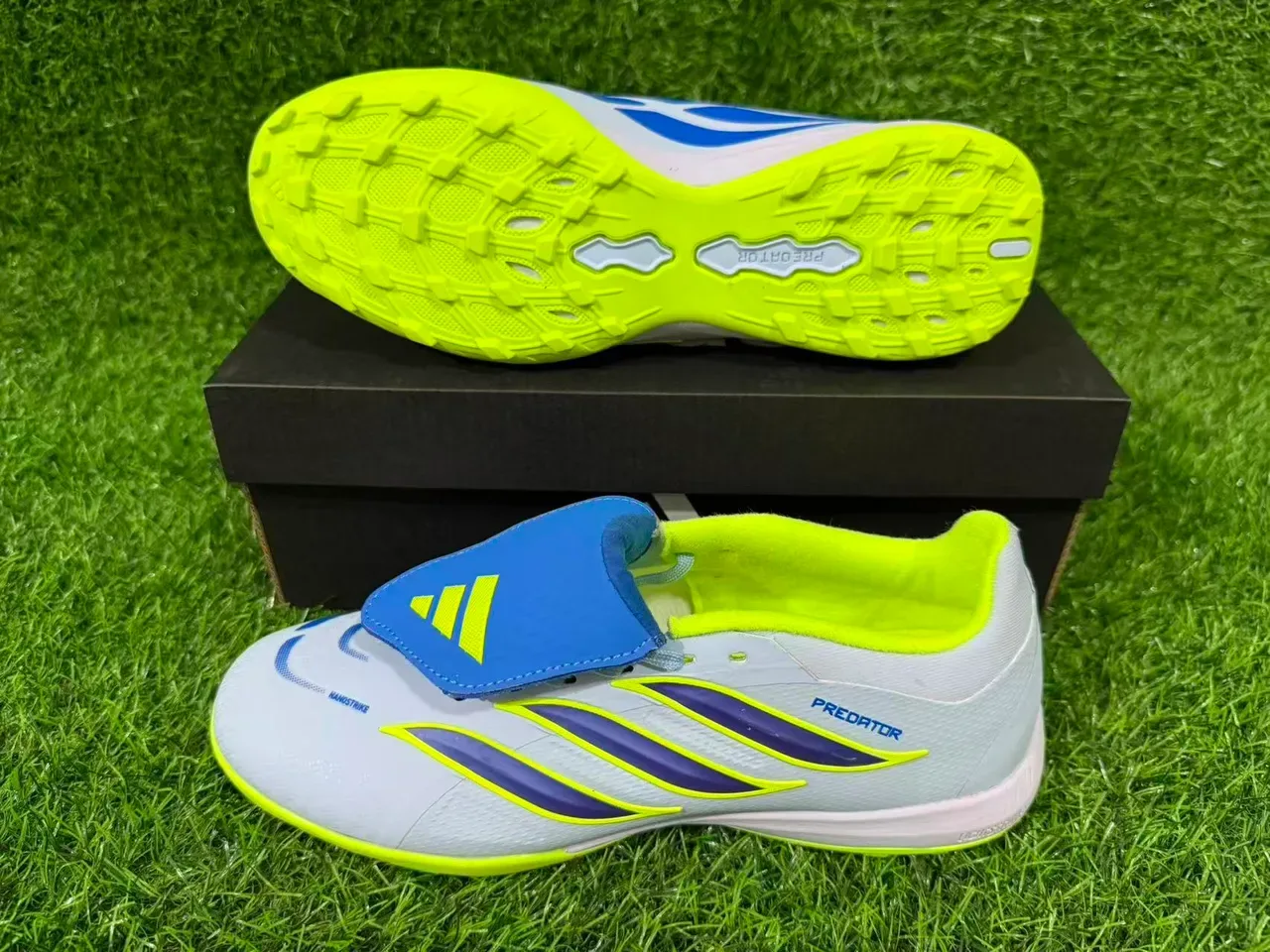 Adidas Predator Blue Green Low-Cut Laceless Strap Closure Turf Soccer Shoes 11