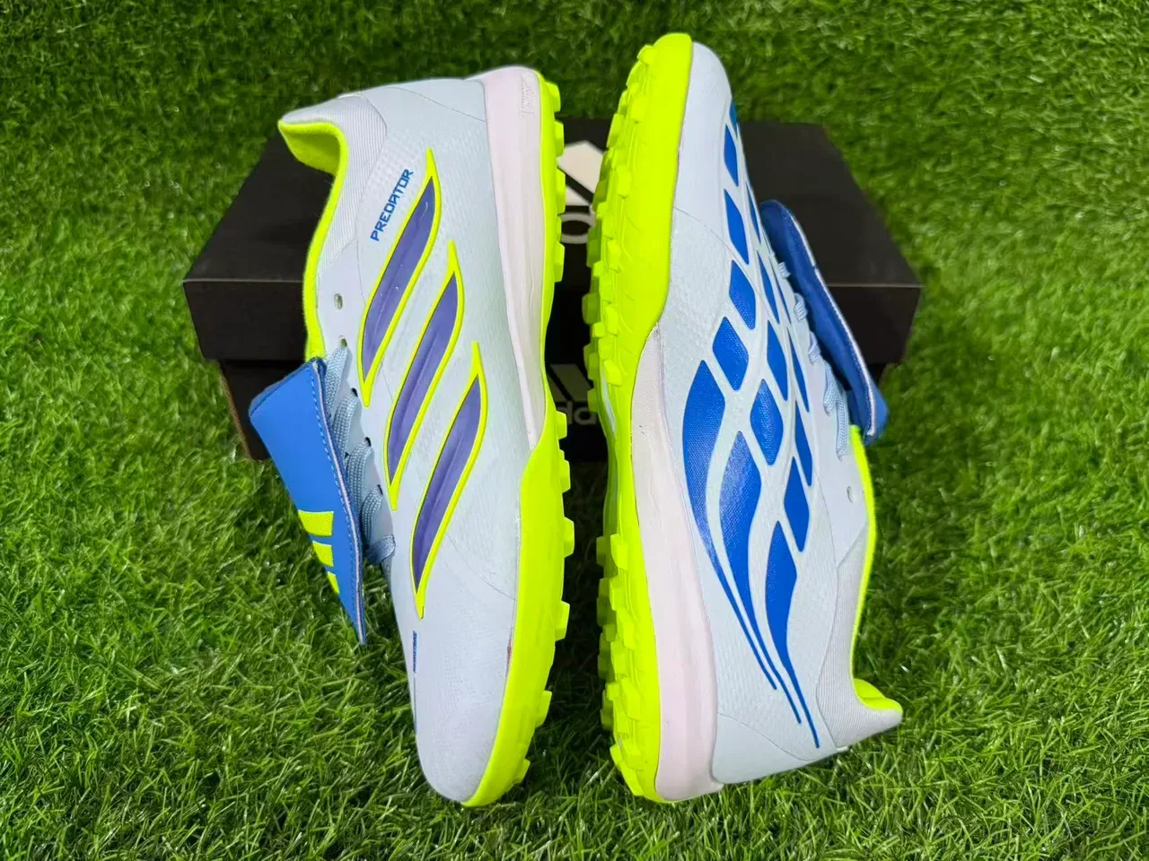 Adidas Predator Blue Green Low-Cut Laceless Strap Closure Turf Soccer Shoes 13
