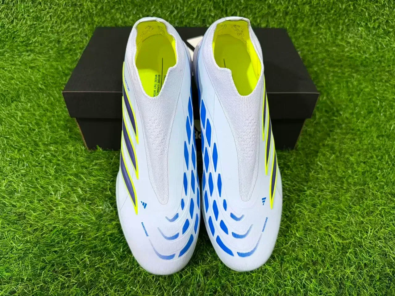 Adidas Predator Blue Navy Laceless Sock-Fit Upper Molded Rubber Outsole Turf Soccer Shoes 4