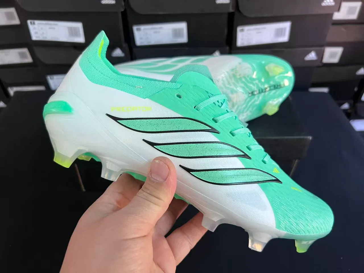 Adidas Predator Green White Low-Cut Lace-Up Boot Textured Forefoot Cage Firm-Ground Soccer Shoes 6