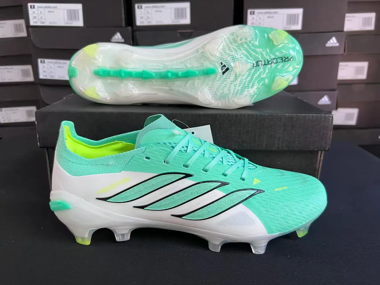 Adidas Predator Green White Low-Cut Lace-Up Boot Textured Forefoot Cage Firm-Ground Soccer Shoes 7
