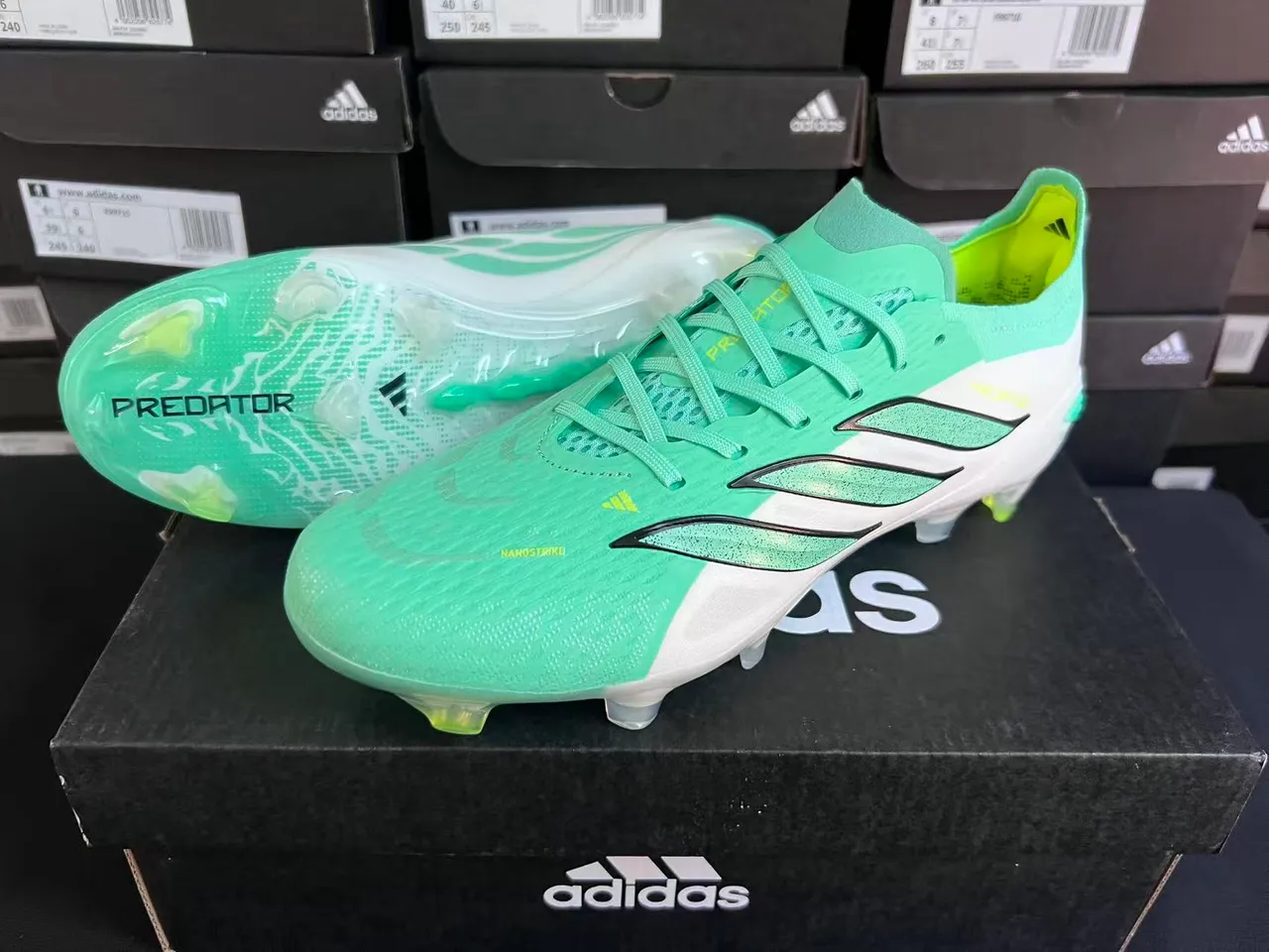 Adidas Predator Green White Low-Cut Lace-Up Boot Textured Forefoot Cage Firm-Ground Soccer Shoes 9