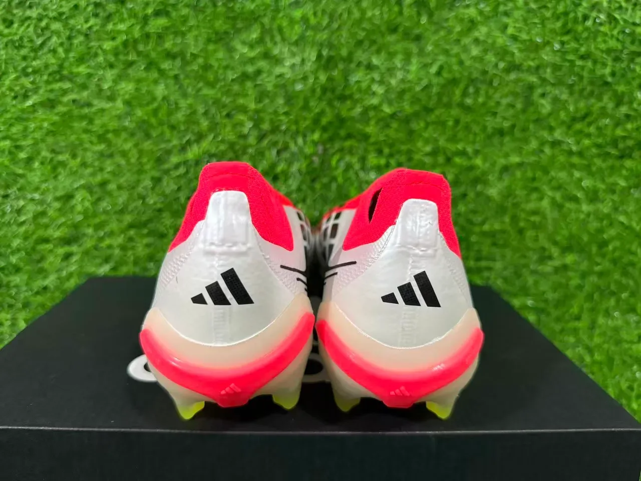 Adidas Predator Rouge Blanc Noir Firm-Ground Chaussures de football 5