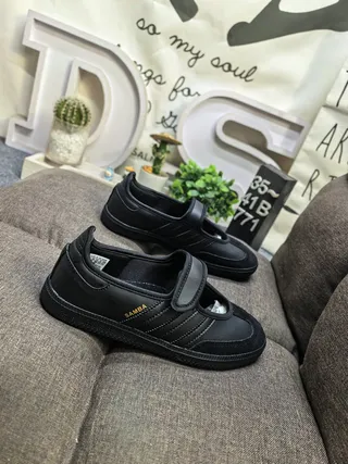 Adidas Samba Black Lifestyle Sneakers 9