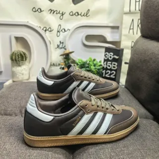 Adidas Samba भूरा और सफेद लाइफस्टाइल स्नीकर