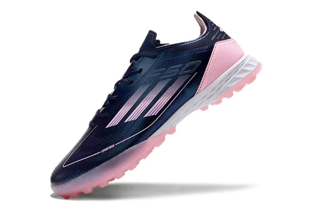 Adidas Speedportal Navy Pink Chaussures de football synthétiques basses rayures dégradées détails gazon artificiel 3